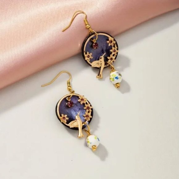 NEW Vintage Art Nouveau Gold Hummingbird Mother of Pearl Drop Earrings - Picture 2 of 4